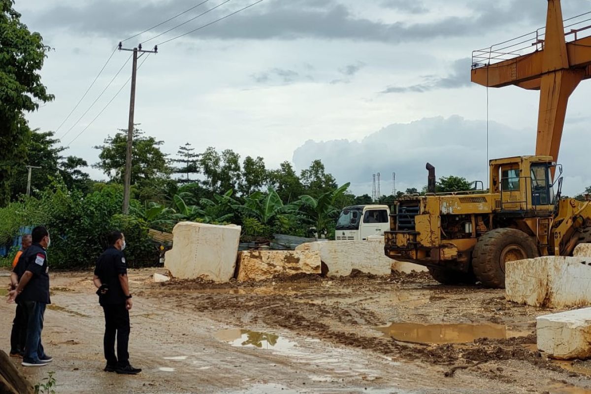 Imigrasi Sulsel awasi dua WNA yang bekerja di perusahaan tambang