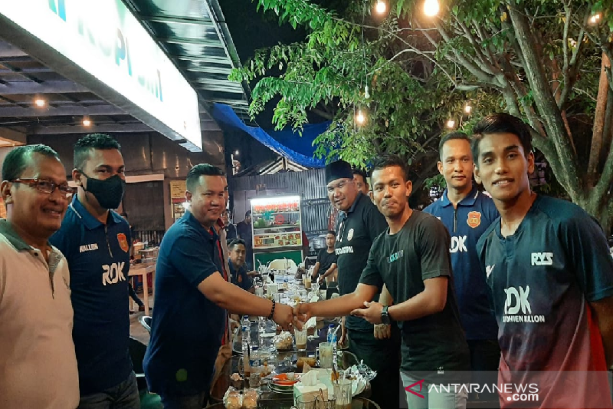 Legend Sigupai sambut pemain Abdya seleksi tim sepakbola PON Aceh