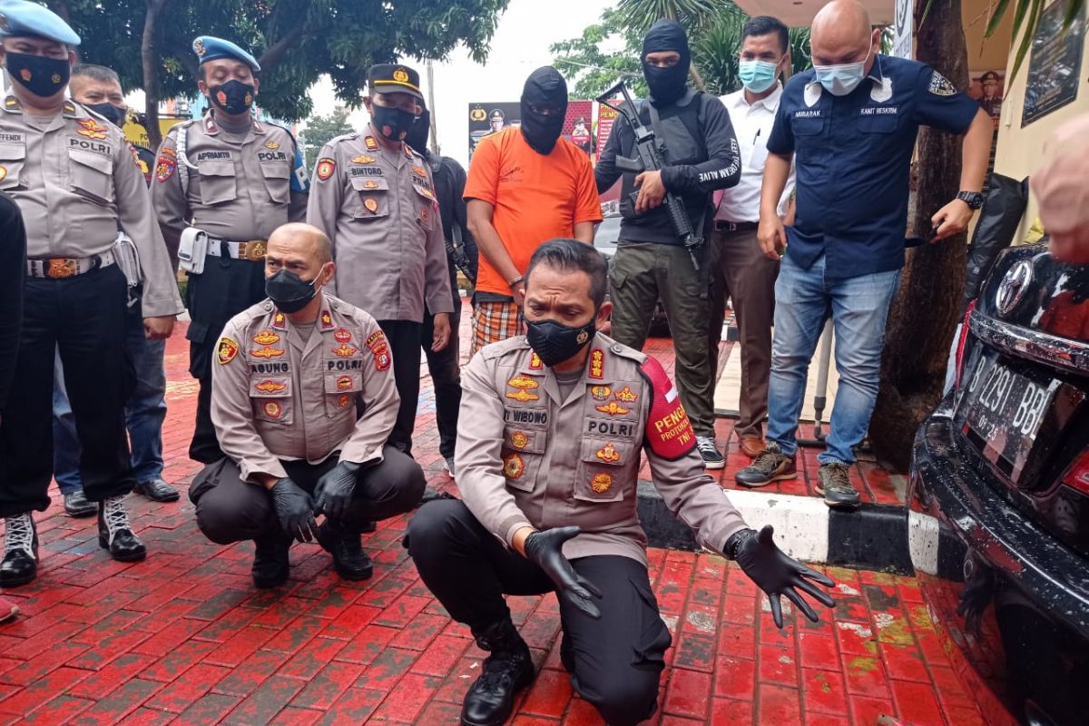 Polisi ungkap cara pengedar selundupkan sabu ke dalam tangki mobil