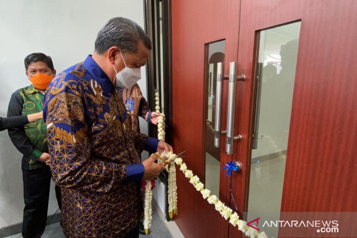 Gubernur resmikan Asrama Putri Sulsel  Anging Mammiri di Yogyakarta