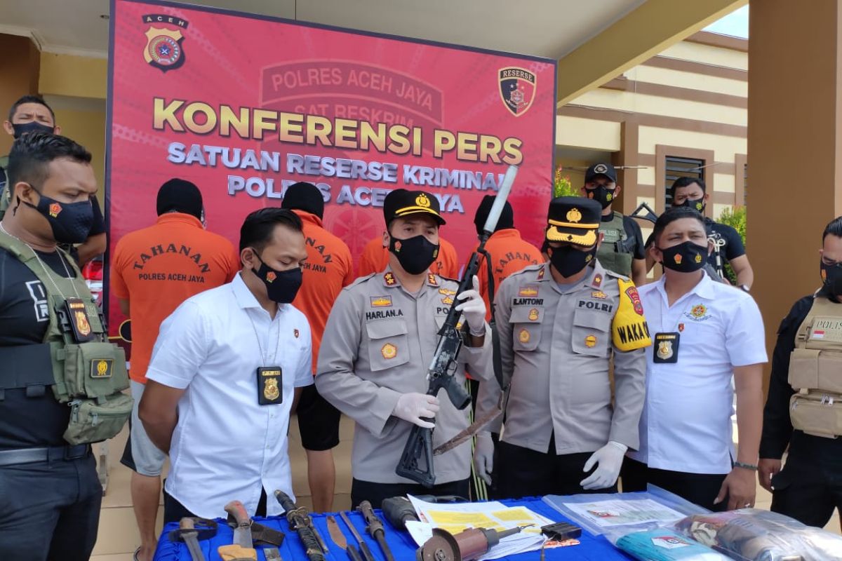 Polisi tangkap warga pembuat senjata rakitan di Aceh Jaya