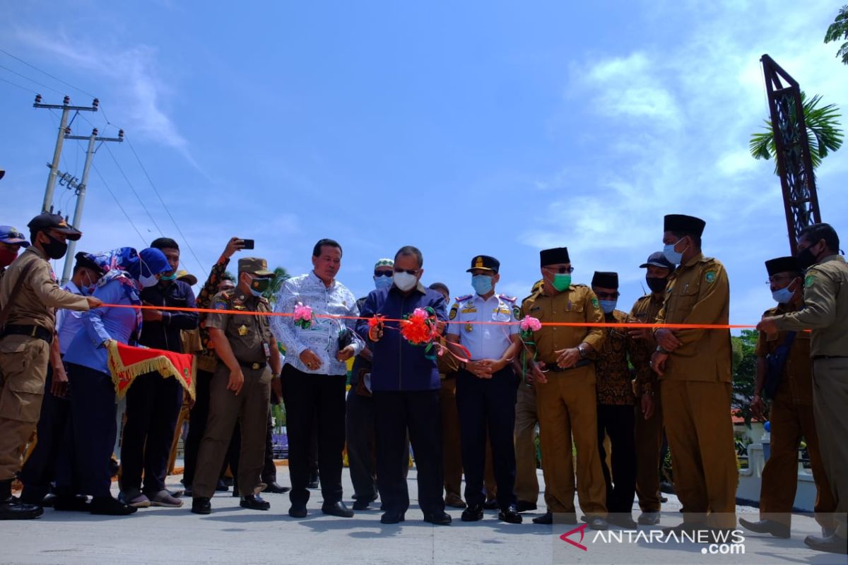 Hari terakhir jabatan, Bupati Meranti beri kado jalan beton untuk Rangsang