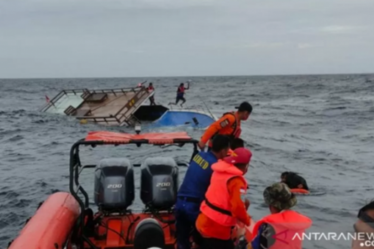 BMKG Kolaka ingatkan waspada dampak cuaca picu gelombang tinggi