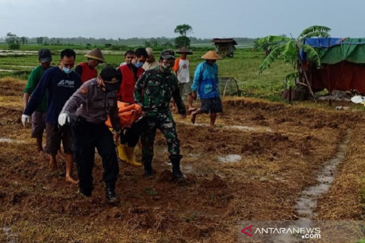 Tiga warga tewas akibat sambaran petir, satu diantaranya tersambar saat pulang melaut