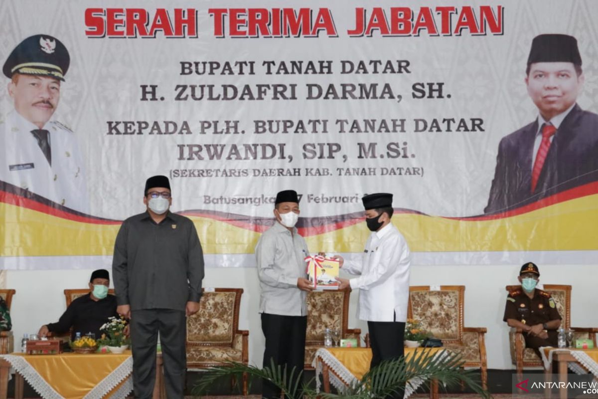 Masa kepemimpinan berakhir, Zuldafri Darma serahkan jabatan ke Plh Bupati Tanah Datar