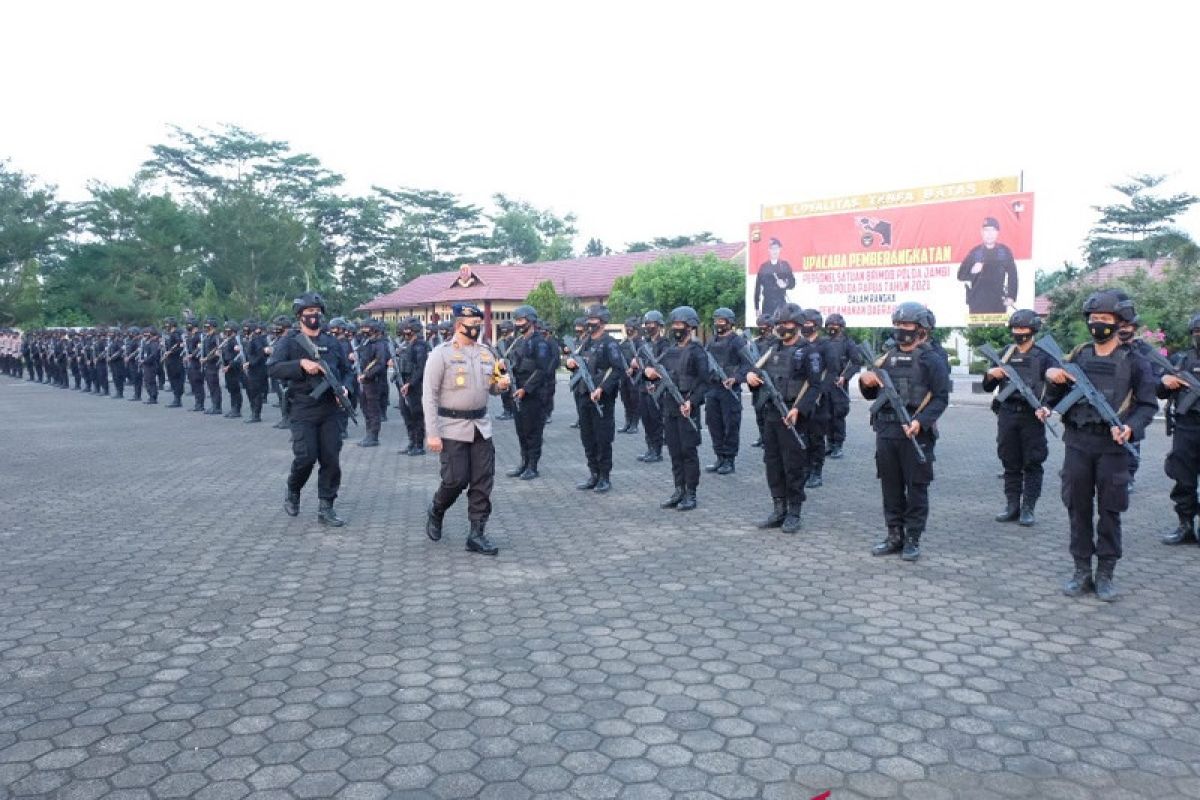 Seratus personel Brimob Jambi di BKO jaga keamanan di Papua