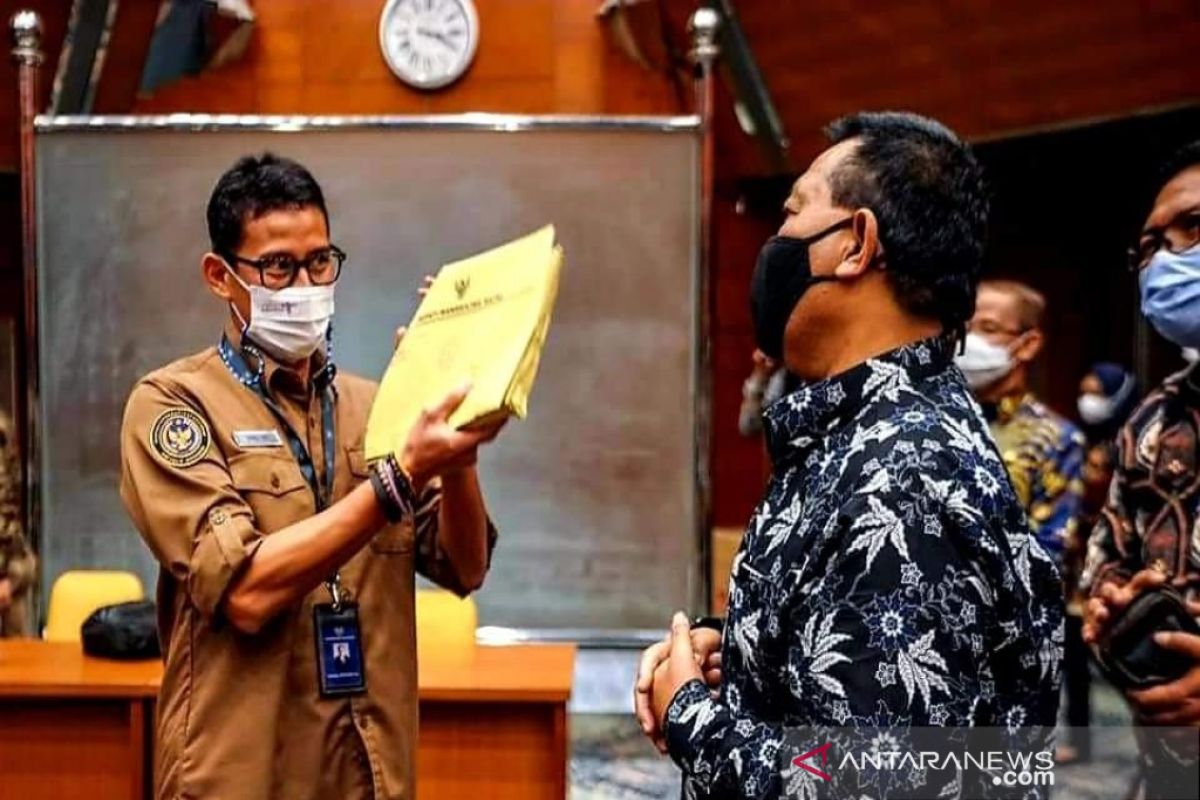 Bupati Madina ajak Sandiaga Uno berkunjung ke Madina