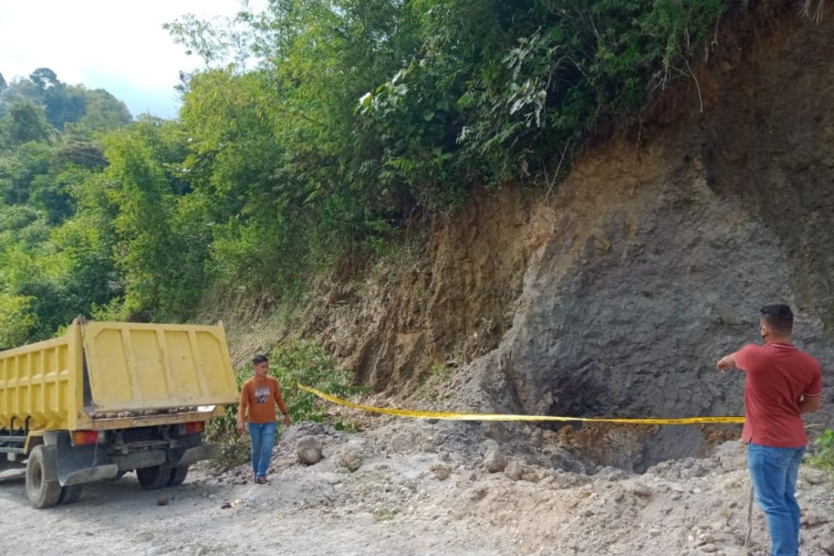 Polsek Sei Bingai datangi keluarga korban tanah longsor