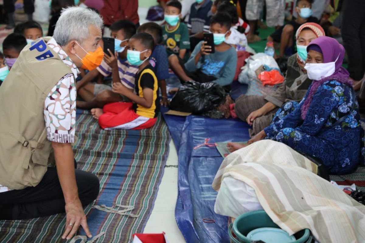 Ganjar minta ruang pengungsian banjir Pekalongan disekat