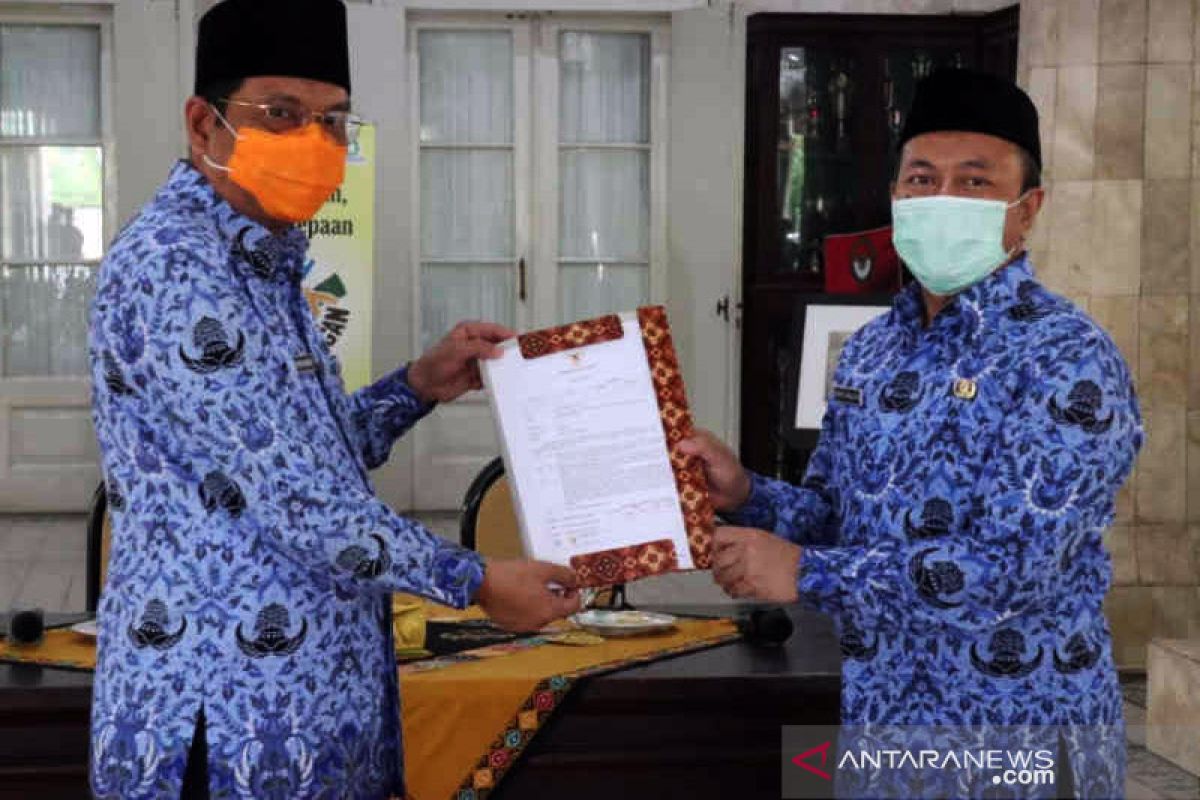 Baru seminggu dilantik Bupati Indramayu Taufik pamit