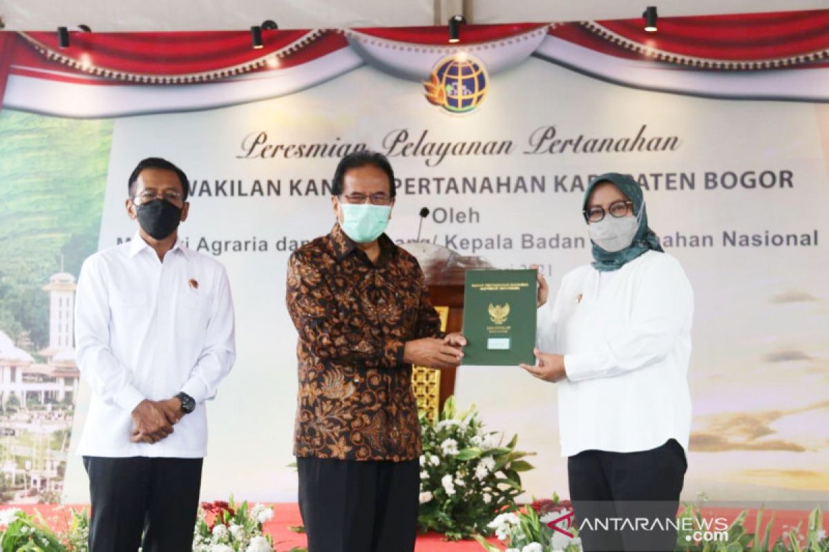 Menteri ATR/BPN-Bupati Bogor resmikan kantor BPN di Cileungsi