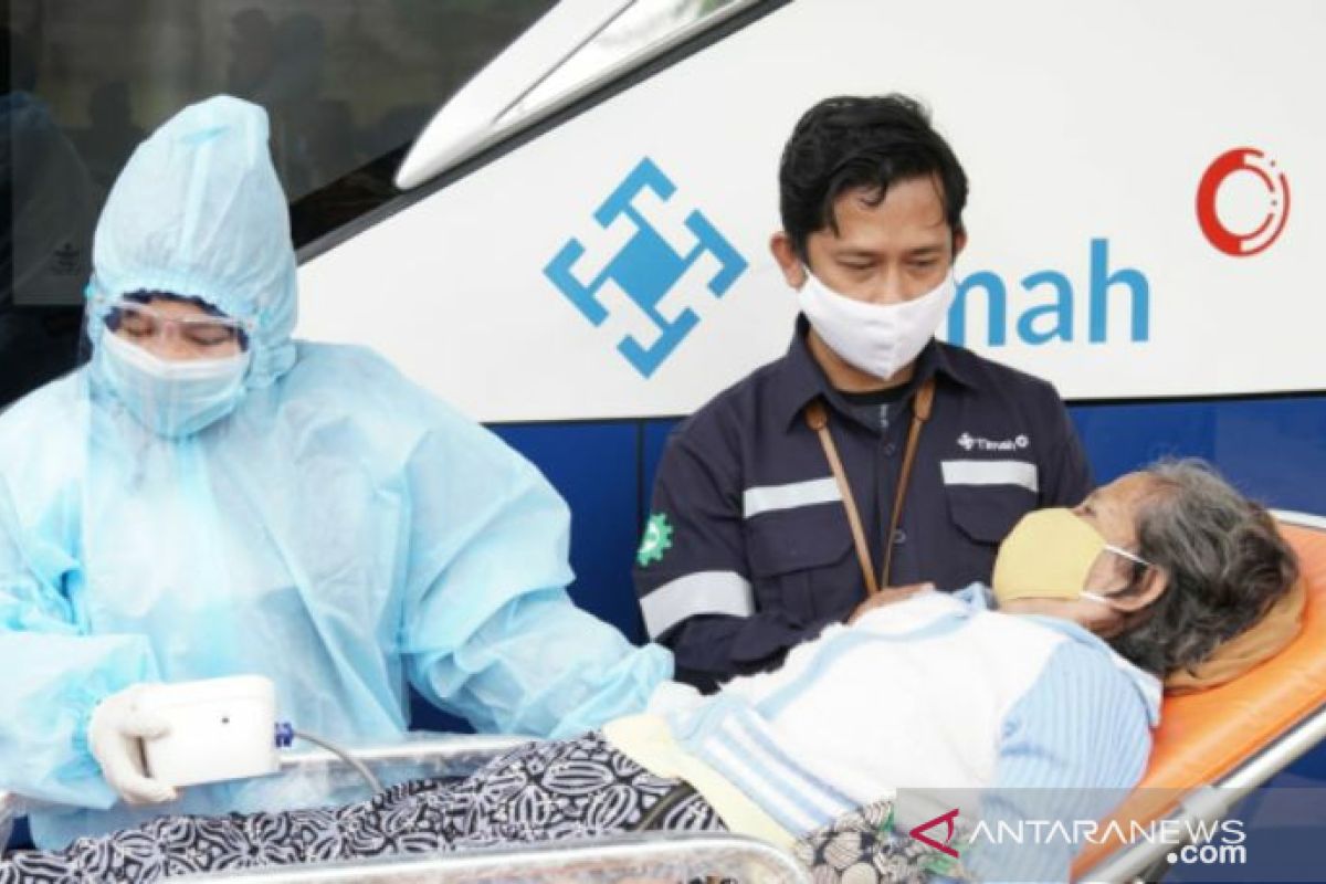 Mobil sehat PT Timah sambangi warga Desa Benteng Kota