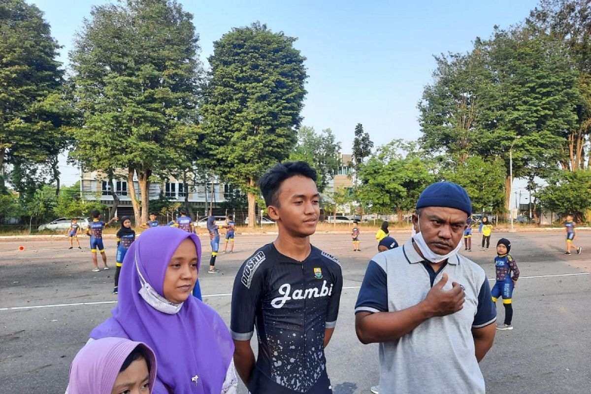 Atlet sepatu roda  Rafi Akbar,  putra Jambi pertama lolos ke PON Papua