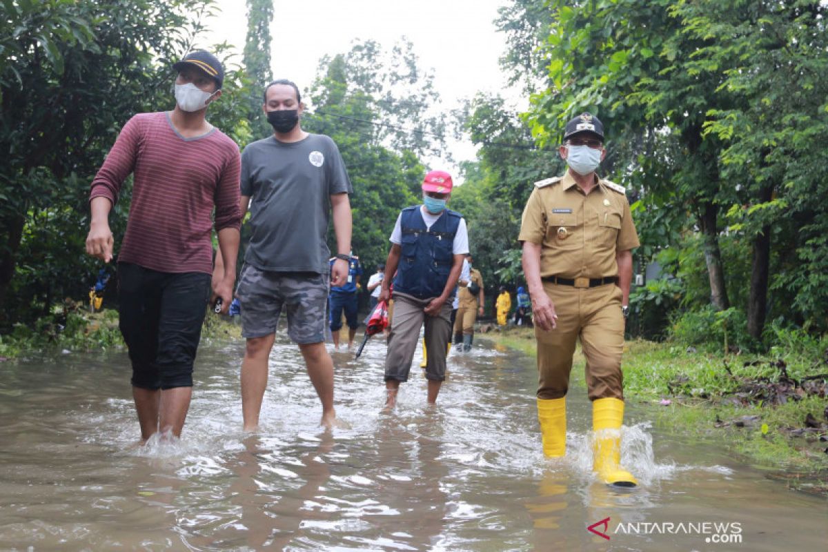PUPR Kota Tangerang cek semua saluran guna mencari penyebab genangan air