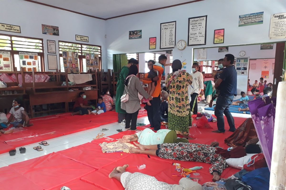 Kondisi pengungsi longsor di Nganjuk yang terpapar COVID-19 membaik