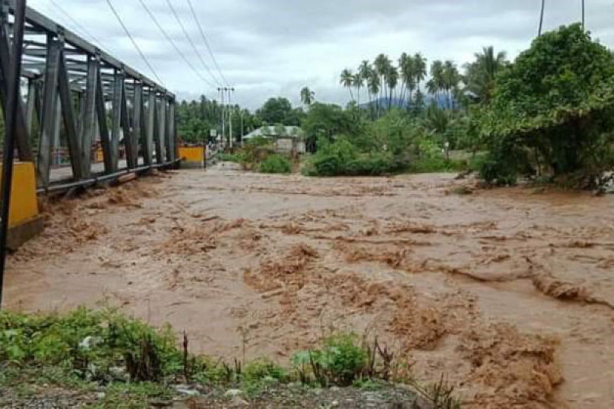 Banjir melanda dua kecamatan di Tojo Una-Una