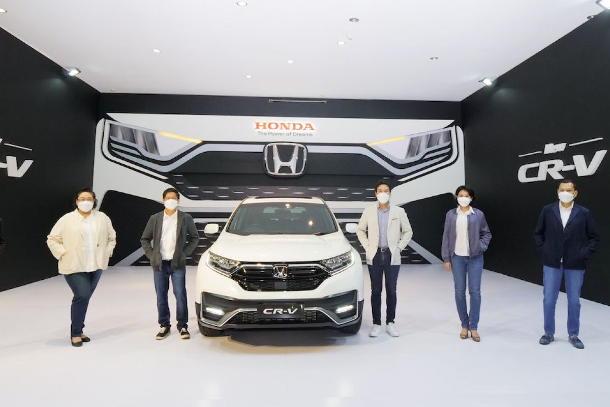 Honda merilis tiga mobil sekaligus, CR-V, Odyssey dan Brio Urbanite