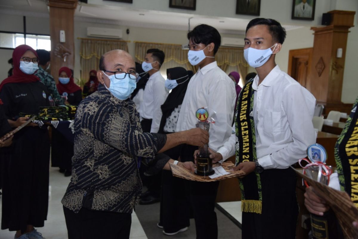 Pemkab Sleman mengukuhkan Duta Anak Sleman 2021