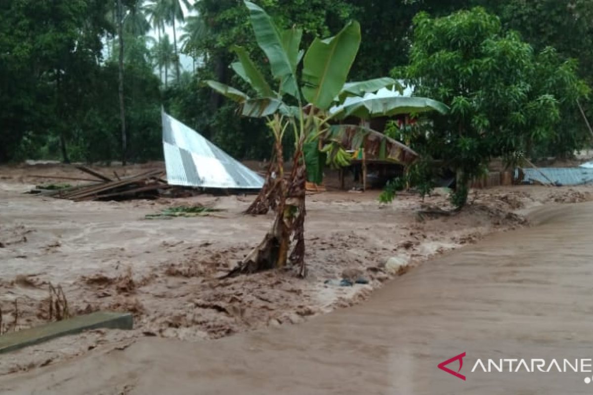 Basarnas Palu  kerahkan personel bantu penanganan Banjir di Touna