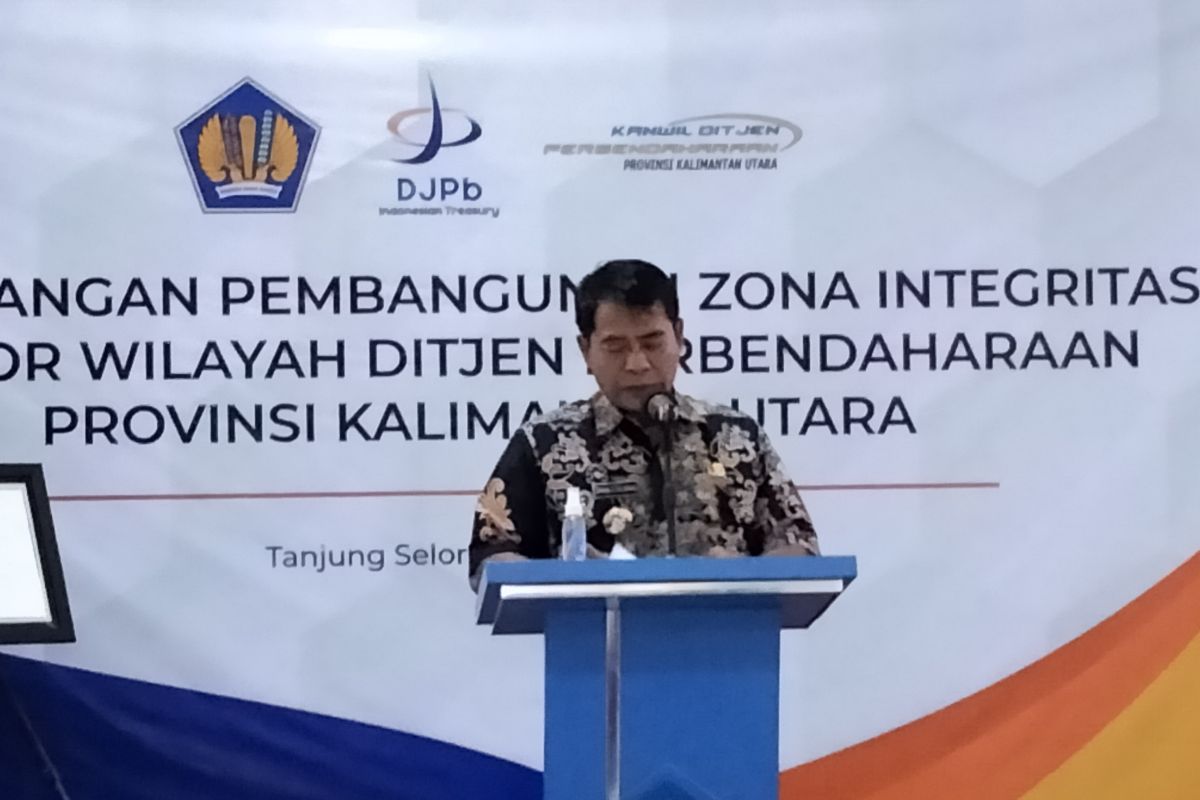 Gubernur Kaltara hari pertama langsung mencanangkan zona integritas