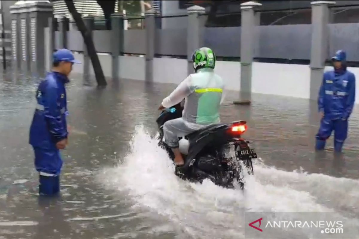 BMKG prakirakan hujan ringan dan lebat guyur wilayah Jakarta