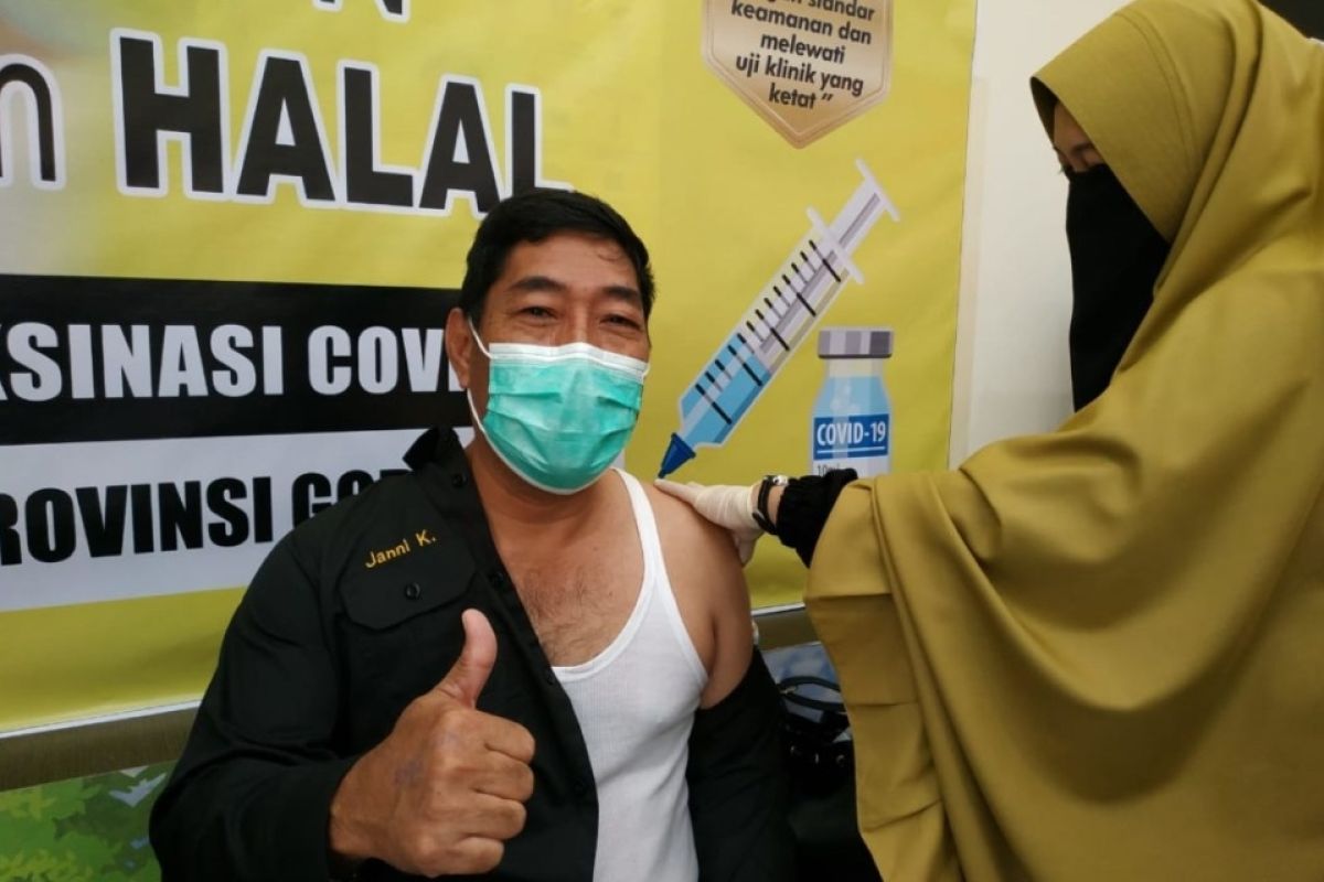 Tenaga kesehatan Gorontalo yang sudah divaksin COVID-19 sekitar 77,7 persen