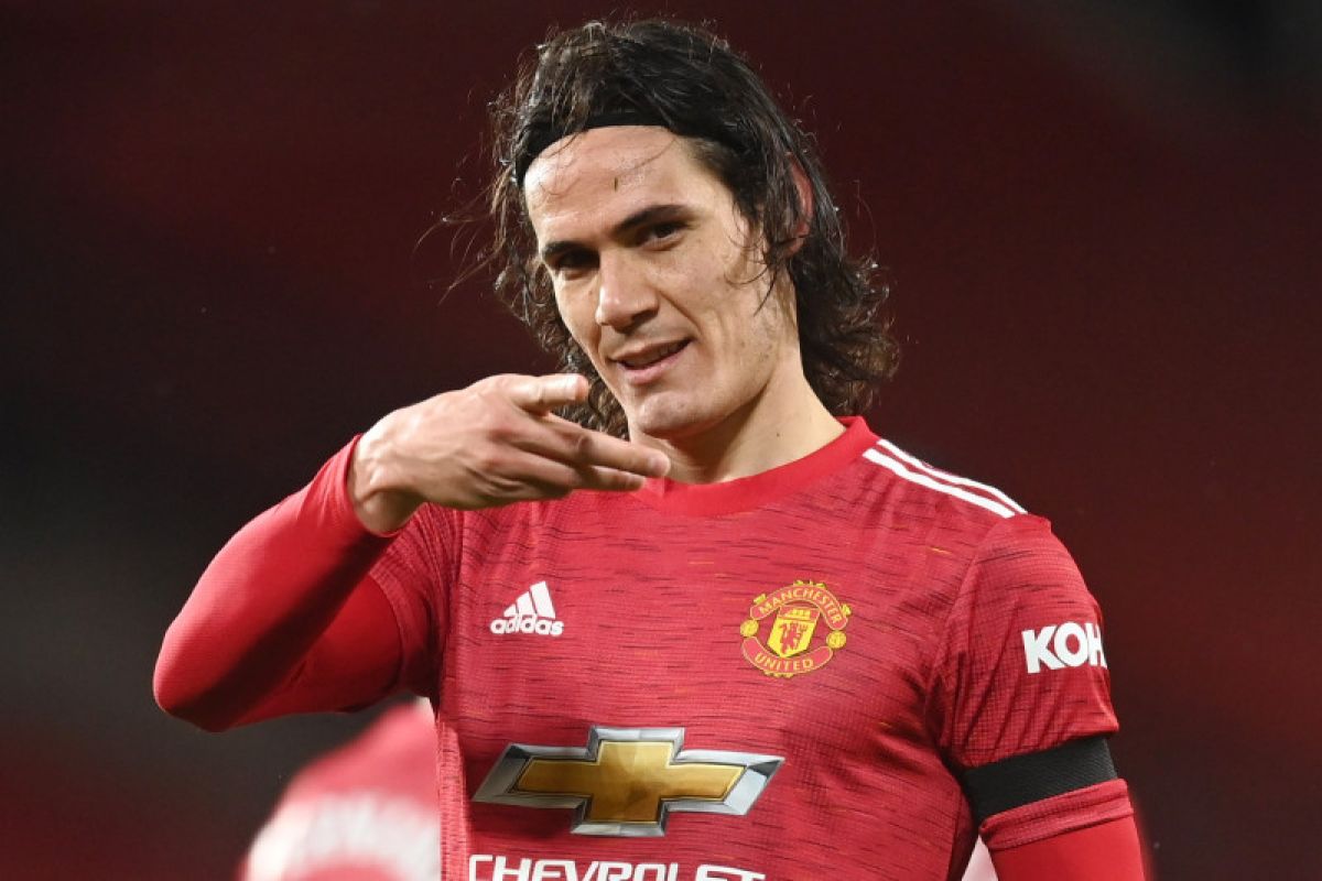 Mantan pemain Manchester United bujuk Cavani  gabung Boca Juniors