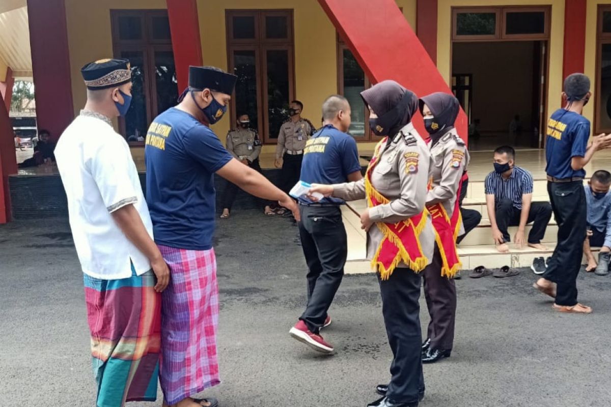 Polres Serang Kota tugaskan Polwan Siaga Jumat