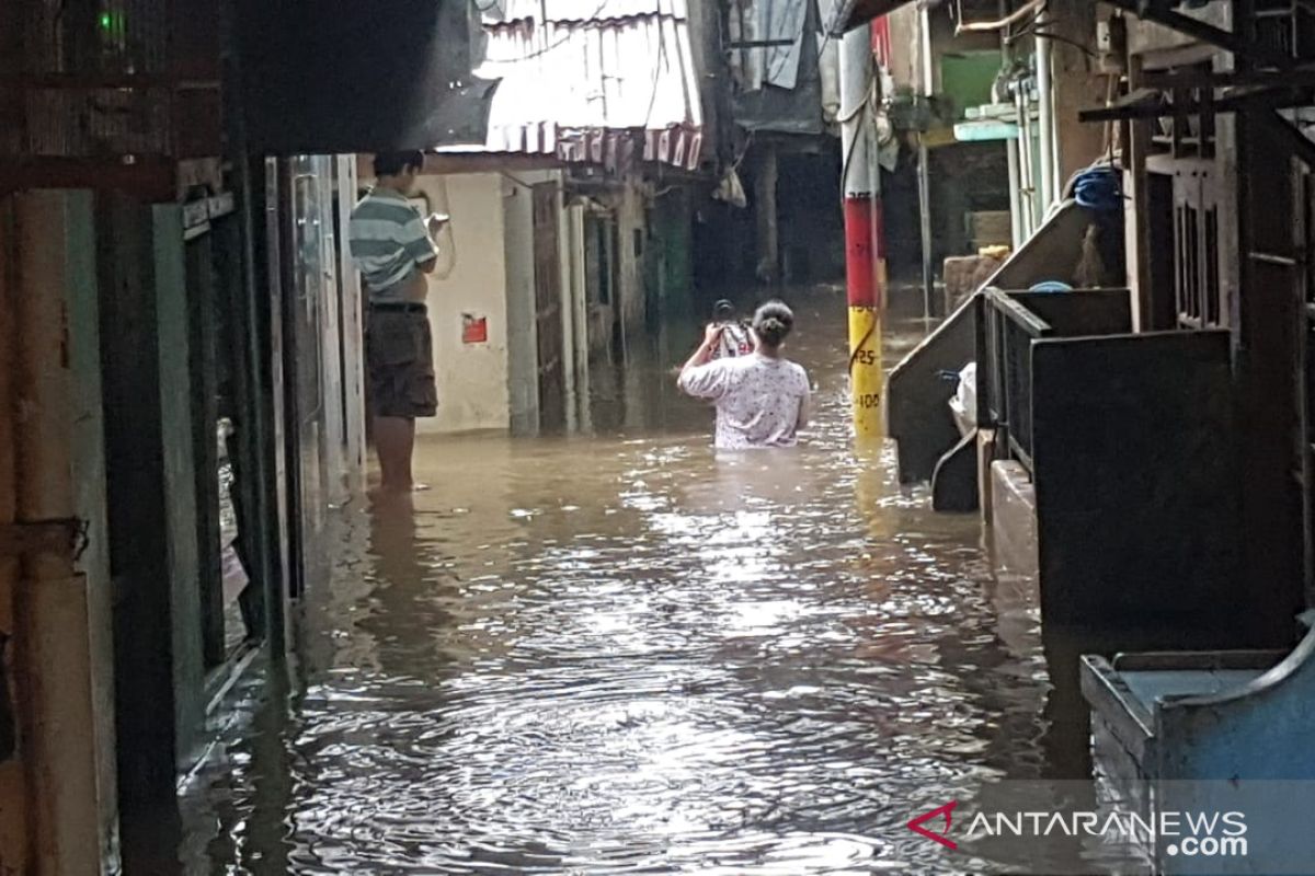 Banjir hingga satu meter rendam rumah penduduk di Jakarta Timur