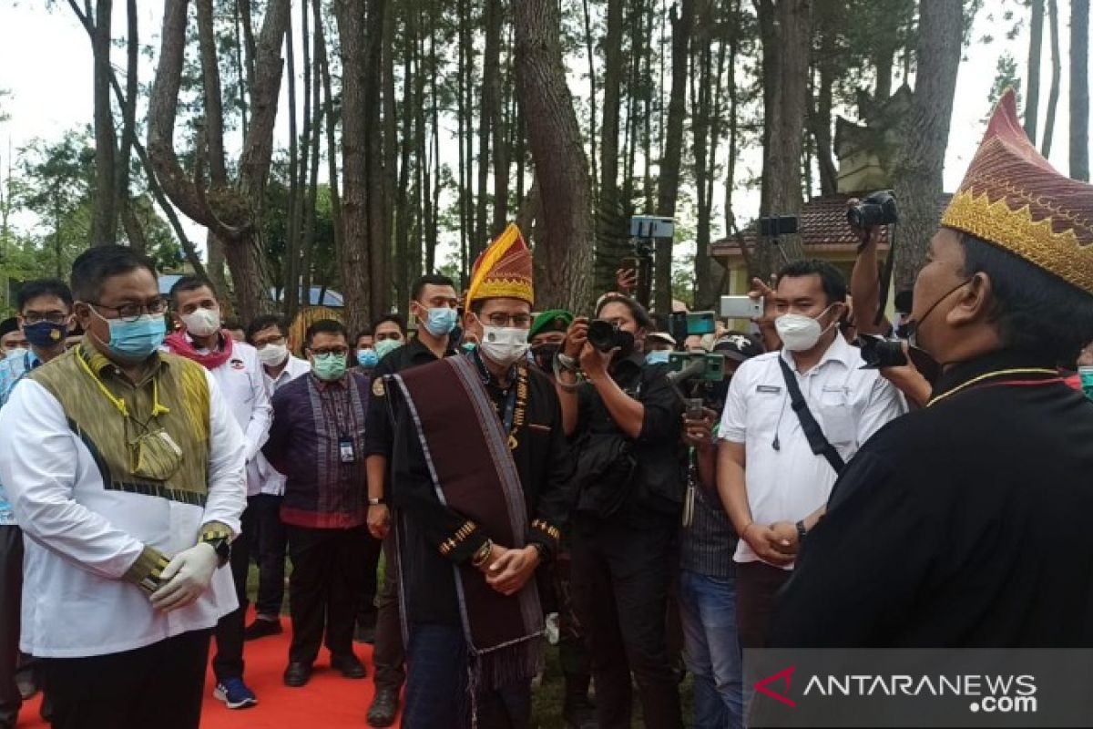 Menparekraf Sandiaga Uno diberi marga Kudadiri