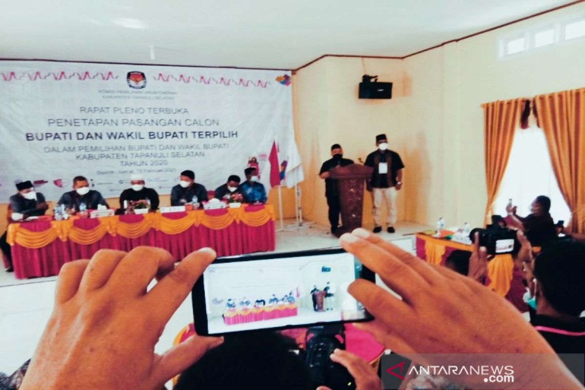 KPU tetapkan Dolly-Rasyid sebagai Bupati dan Wakil Bupati terpilih Tapsel 2021-2024