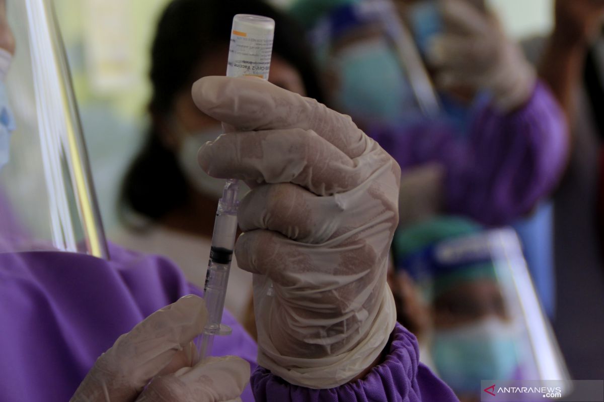 Takut divaksin, puluhan warga di Alor panik dan kabur ke hutan