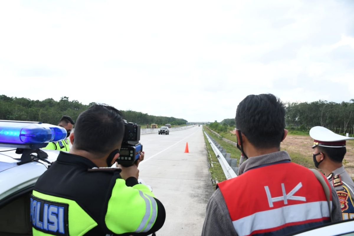 HK dan PJR Polda Lampung kordinasikan penggunaan "speed gun" untuk pantau kecepatan kendaraan