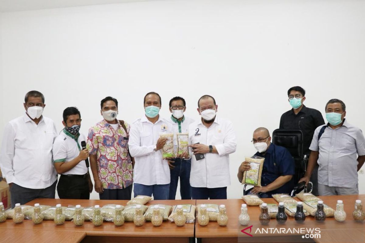 Ketua DPD RI terima aspirasi produsen kedelai super di Jember