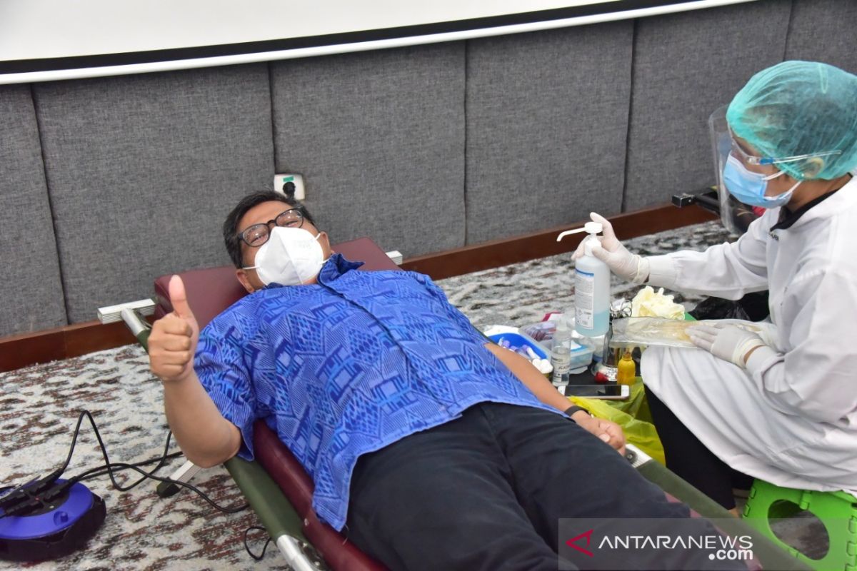 OJK Bali-Nusra gelar donor plasma konvalesen bantu pasien COVID-19