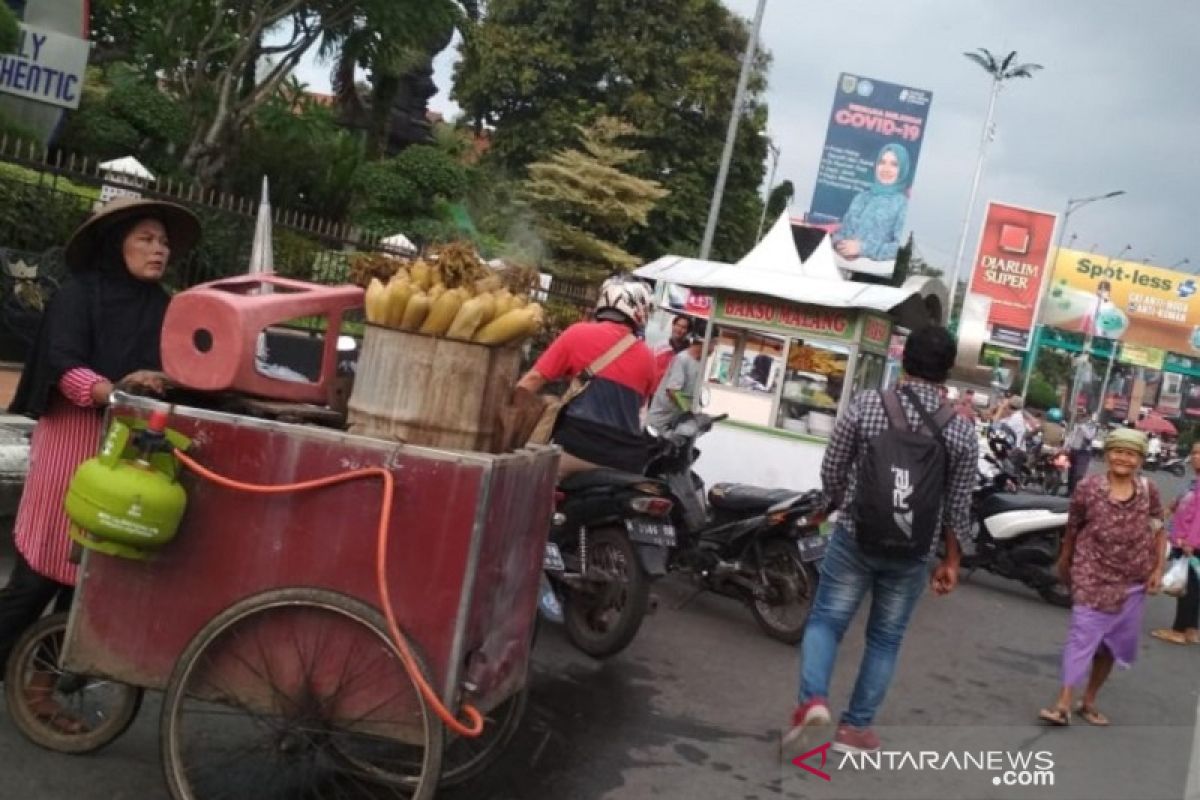 Kudus siapkan tempat relokasi sebelum  pemberlakuan zona larangan berjualan bagi PKL