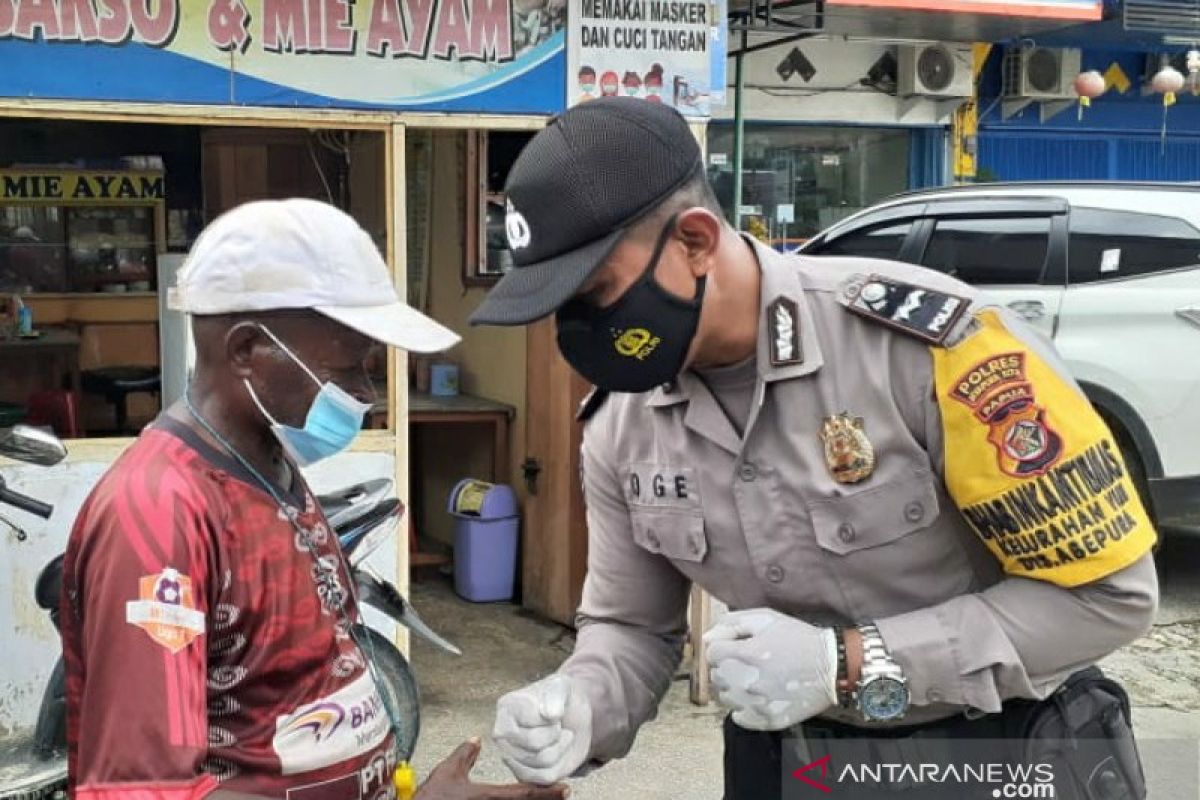 Peran Bhabinkamtibmas Kampung Tangguh Papua di masa pandemi