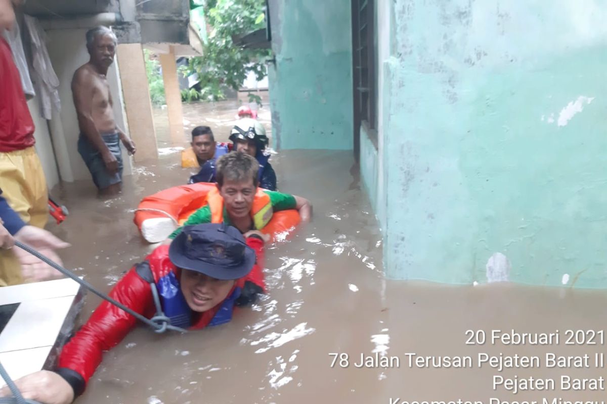 Pemukiman warga di Jakarta Selatan terendam banjir satu meter