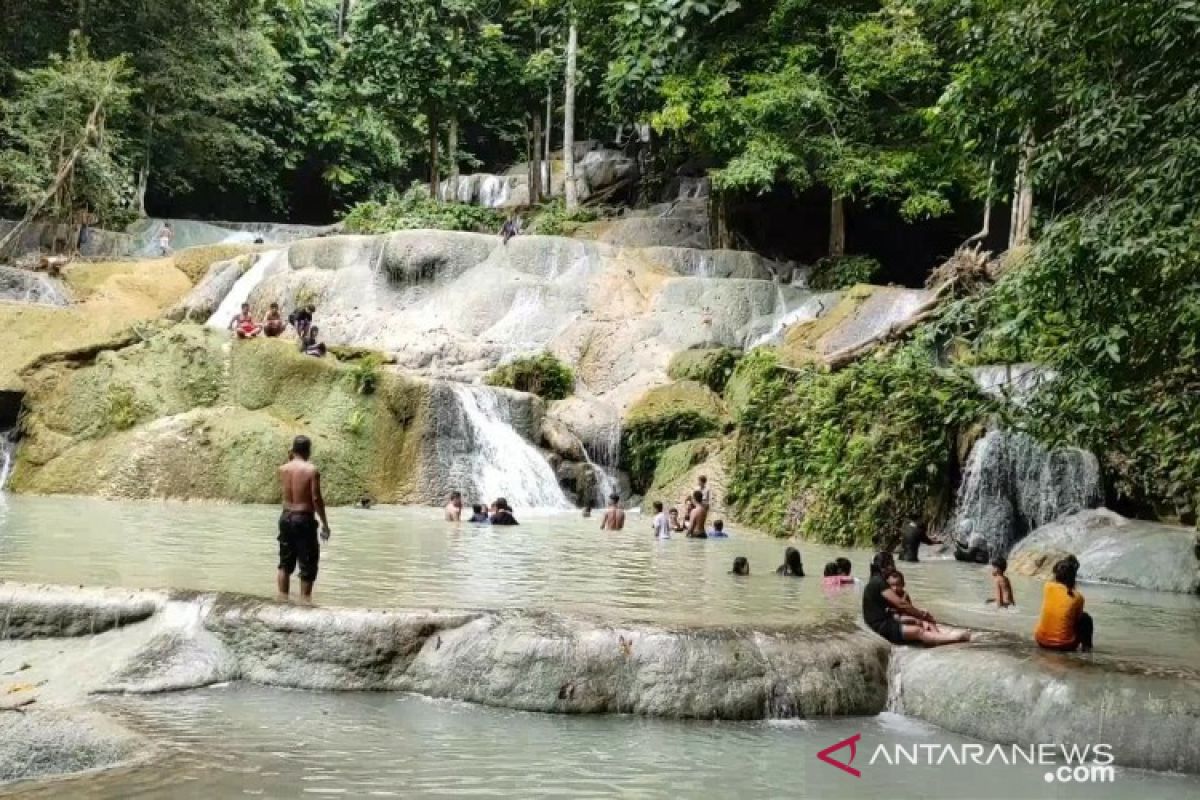 Menikmati Air Terjun Moramo, objek wisata BKSDA Sultra