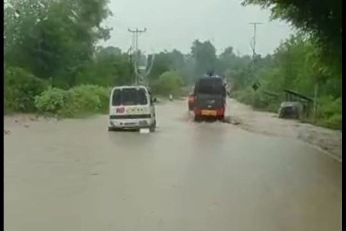 Puluhan rumah warga  di Kabupaten Kupang terendam banjir