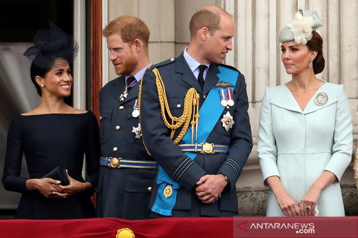 Pangeran Harry & Meghan Markle putuskan untuk keluar dari kerajaan