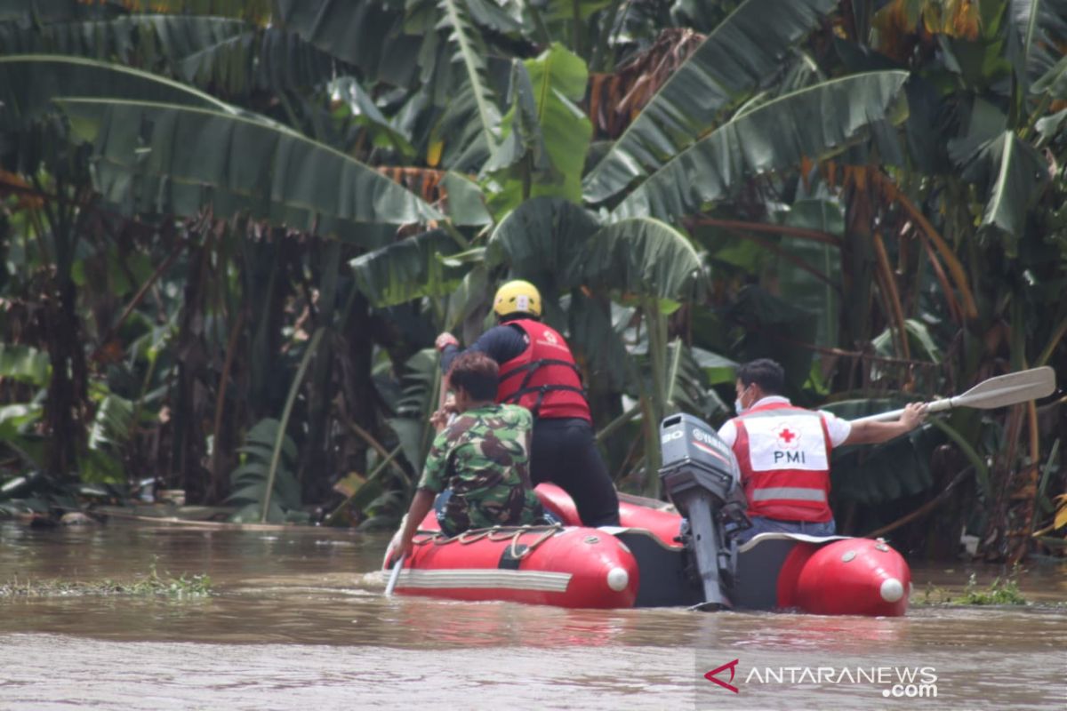 Seorang warga Cibodas Tangerang tewas terbawa arus banjir