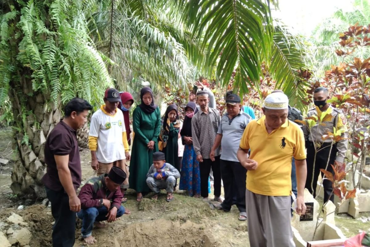 Tidur di keranda mayit, Suriono penduduk Pasar Gunung ditemukan meninggal