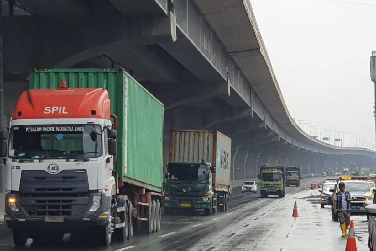 Jasa Marga sebut genangan air surut, Tol Japek Km 19 arah Jakarta kembali normal