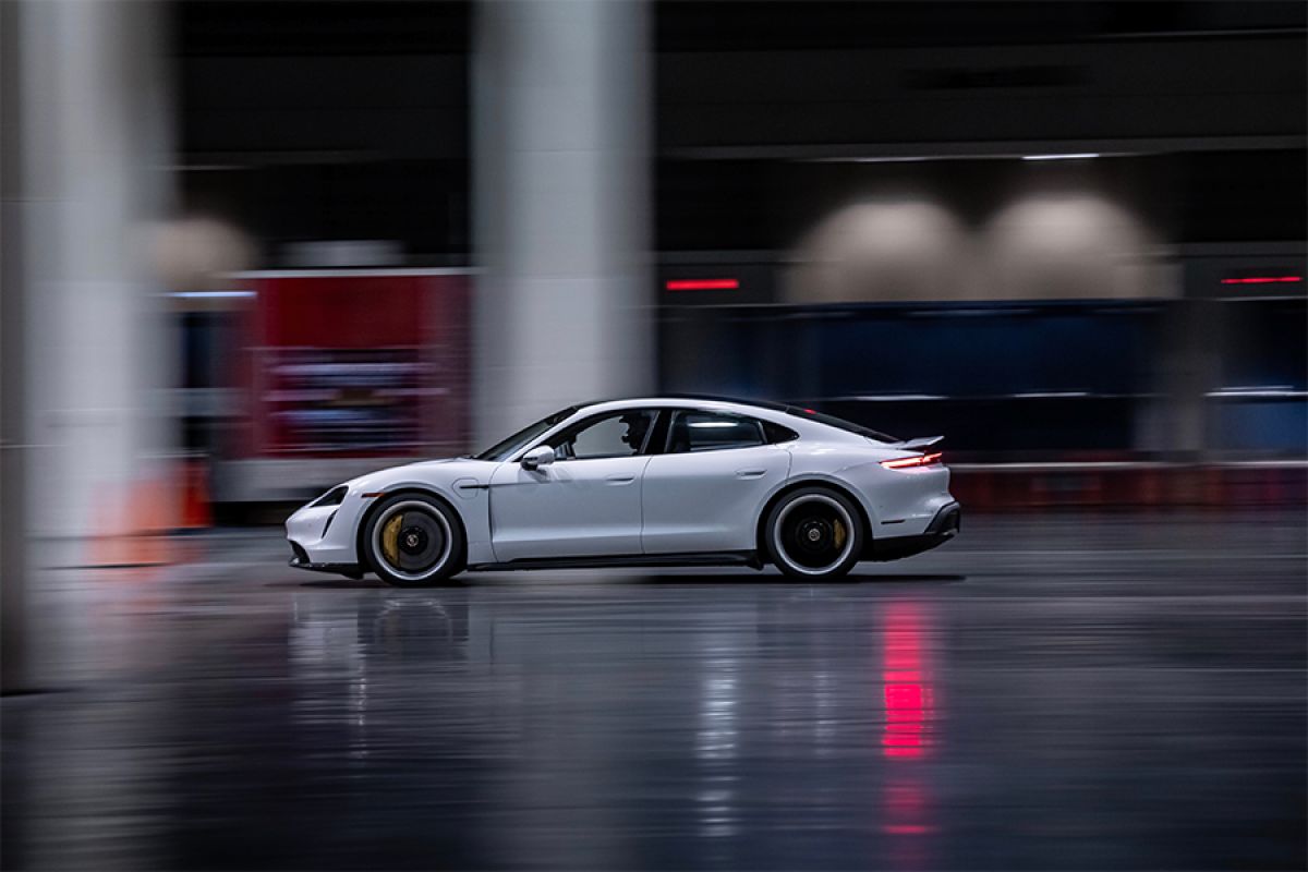 Porsche Taycan raih Guiness World Record