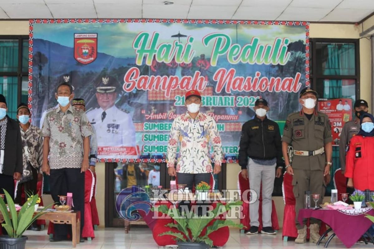 Bupati Lampung Barat hadiri acara HPSN di kecamatan sumber jaya