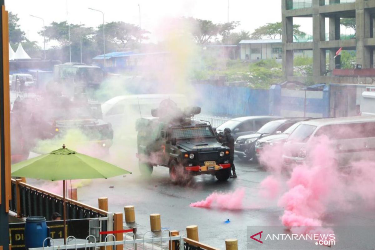Gegana KorBrimob Polri latihan perang di Meikarta