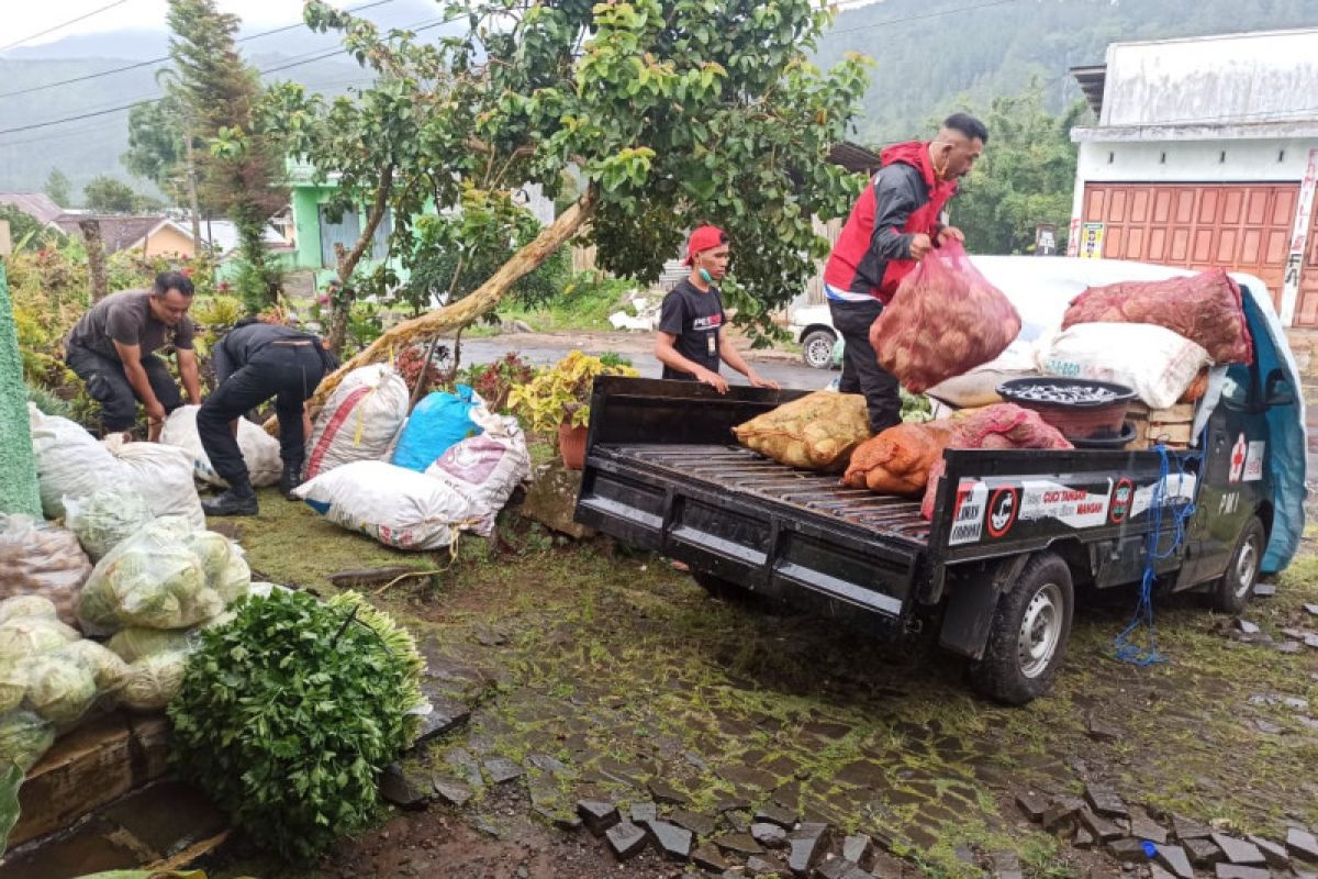 PMI Banjarnegara salurkan bantuan ke warga terdampak banjir
