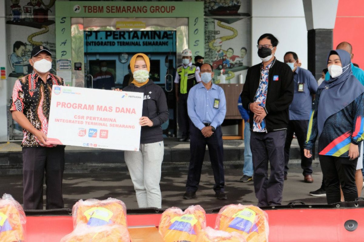 Dirut Pertamina serahkan bantuan CSR Masyarakat Sadar Bencana (MasDana) di Semarang