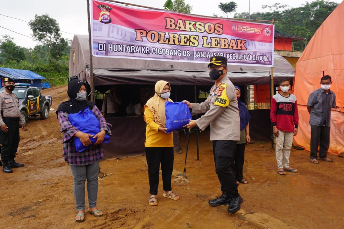 Polres Lebak salurkan sembako bagi korban bencana